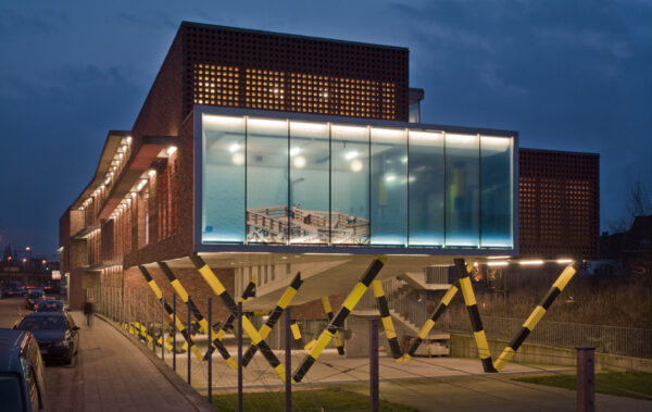 Header image for How to Choose Between Different Commercial Real Estate Marketing Packages blog post